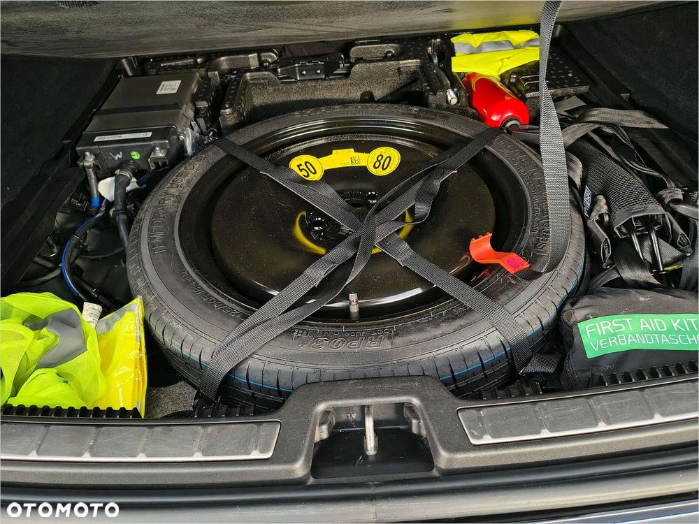 Volvo XC 60 B4 B Plus Dark - 17