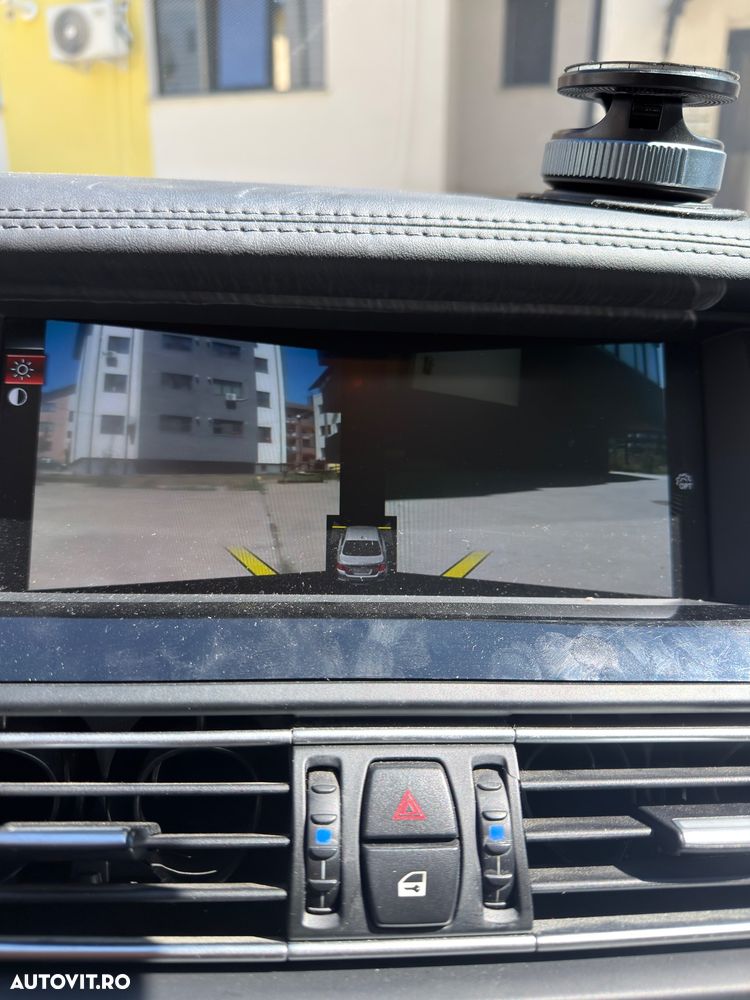 BMW Seria 5 530d xDrive AT - 27