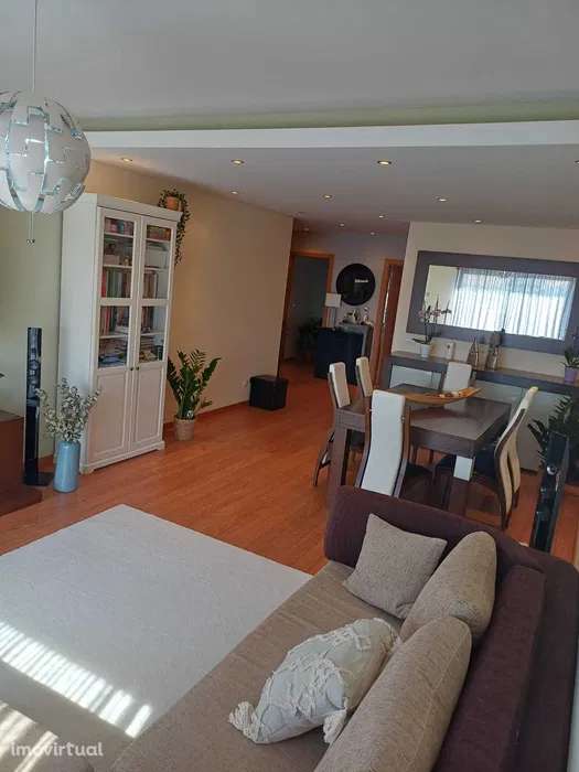 Fantástico T2 em Fernão Ferro com 113m2 de área com arrecadação - Grande imagem: 3/12