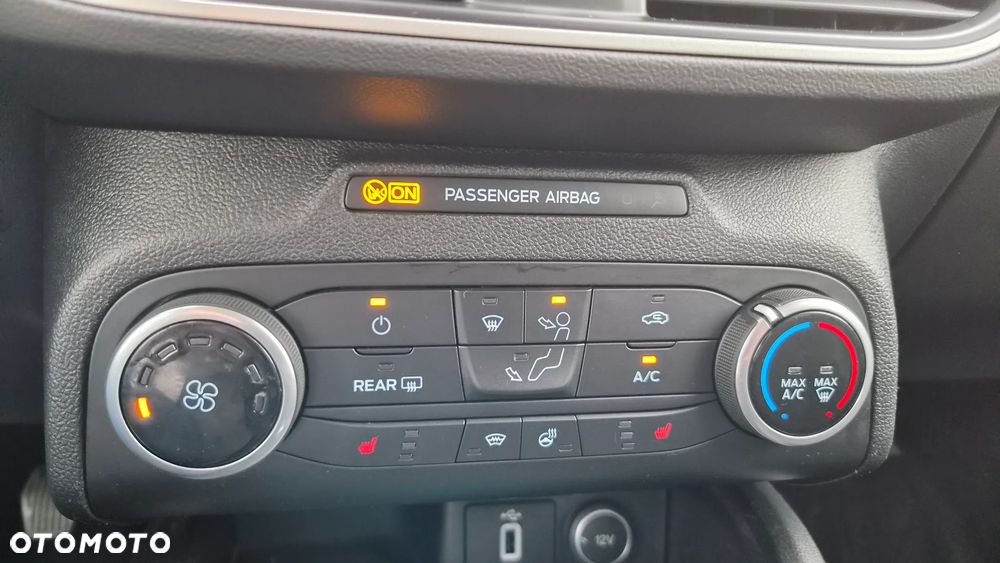 Ford Focus 1.5 EcoBlue Start-Stopp-System TITANIUM STYLE - 11