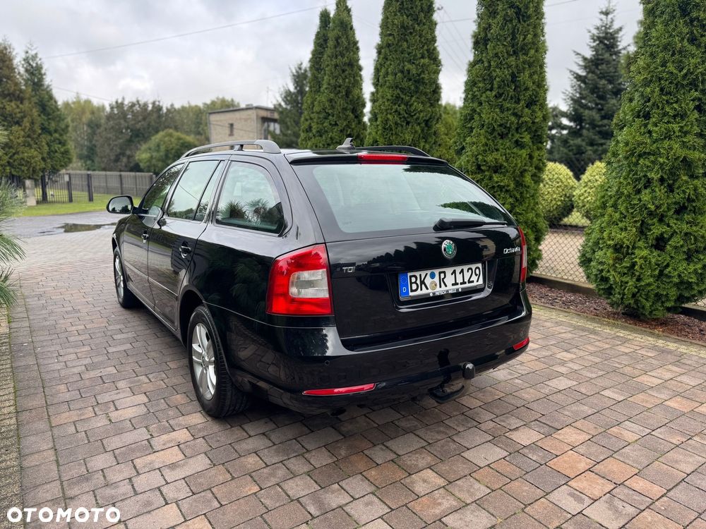 Skoda Octavia Combi 1.6 TDI DPF Ambiente - 3