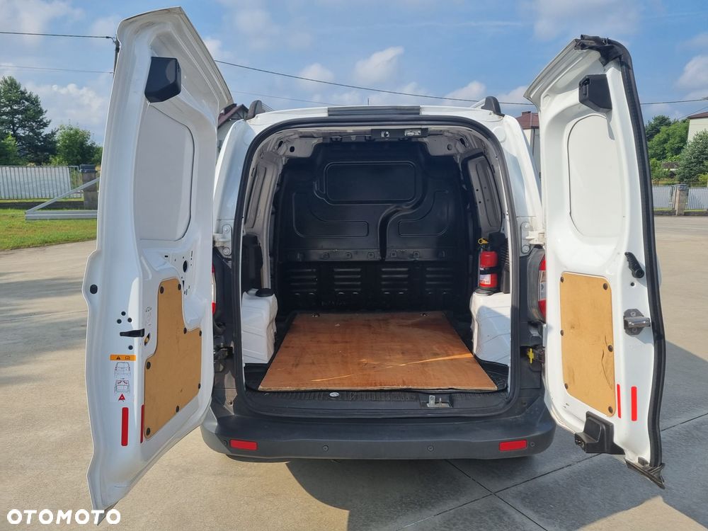 Ford Transit Courier - 2