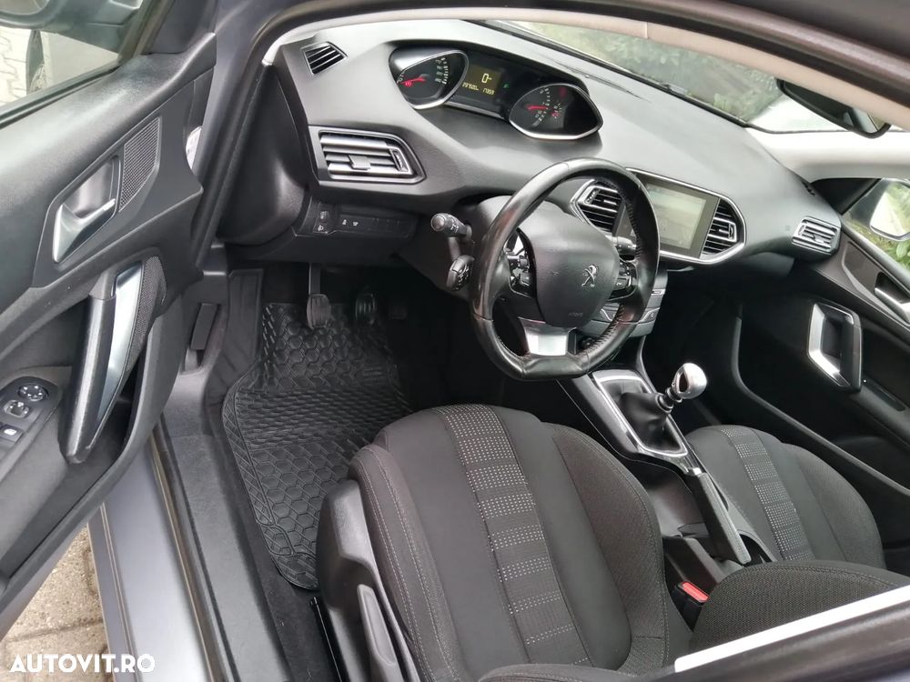 Peugeot 308 - 5