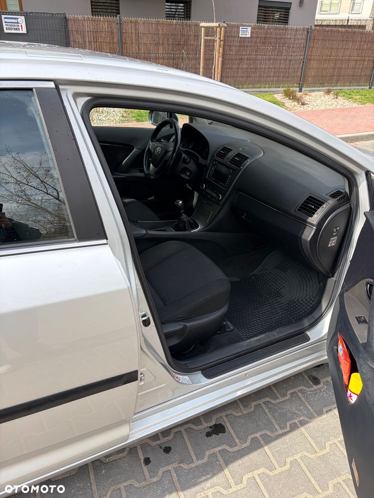 Toyota Avensis 2.0 D-4D Sol+NAVI - 13