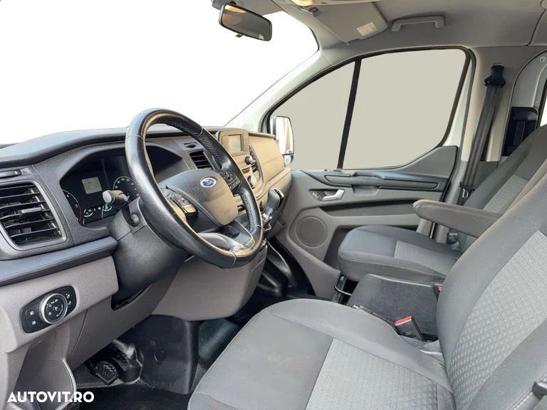 Ford Tourneo Custom - 7