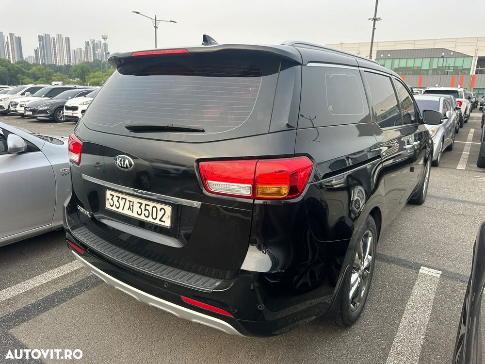 Kia Carnival - 6
