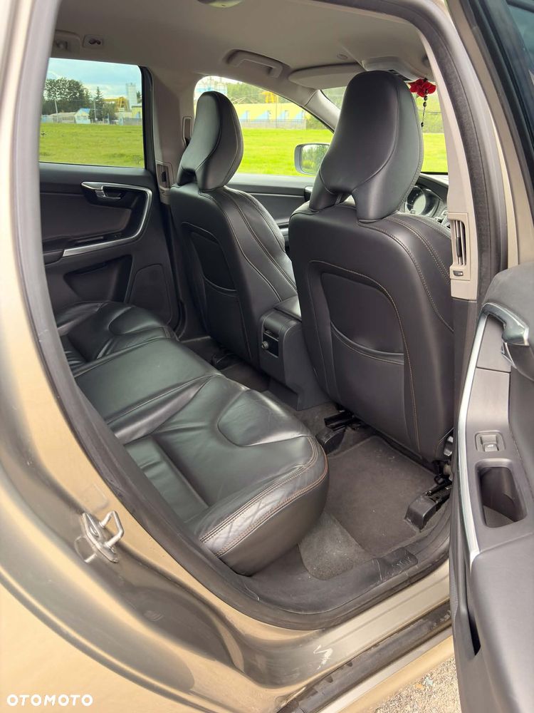 Volvo XC 60 D4 Drive-E Momentum - 20