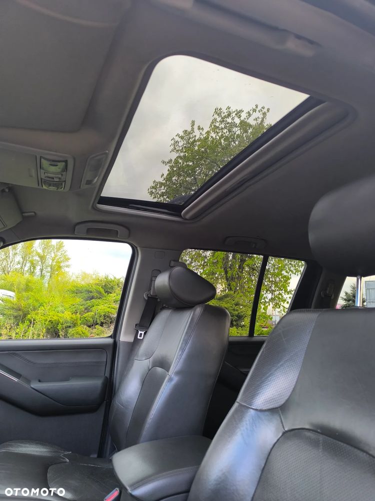 Nissan Pathfinder 2.5 D LE - 18