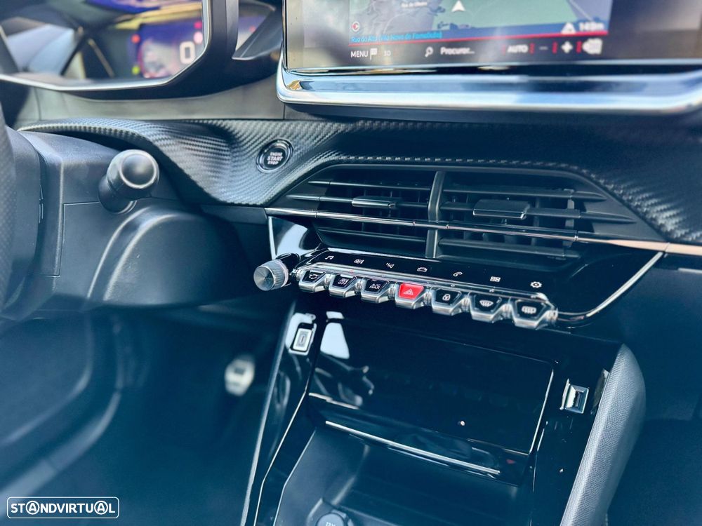 Peugeot 2008 1.2 PureTech GT - 32