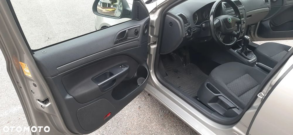 Skoda Octavia 1.6 - 13