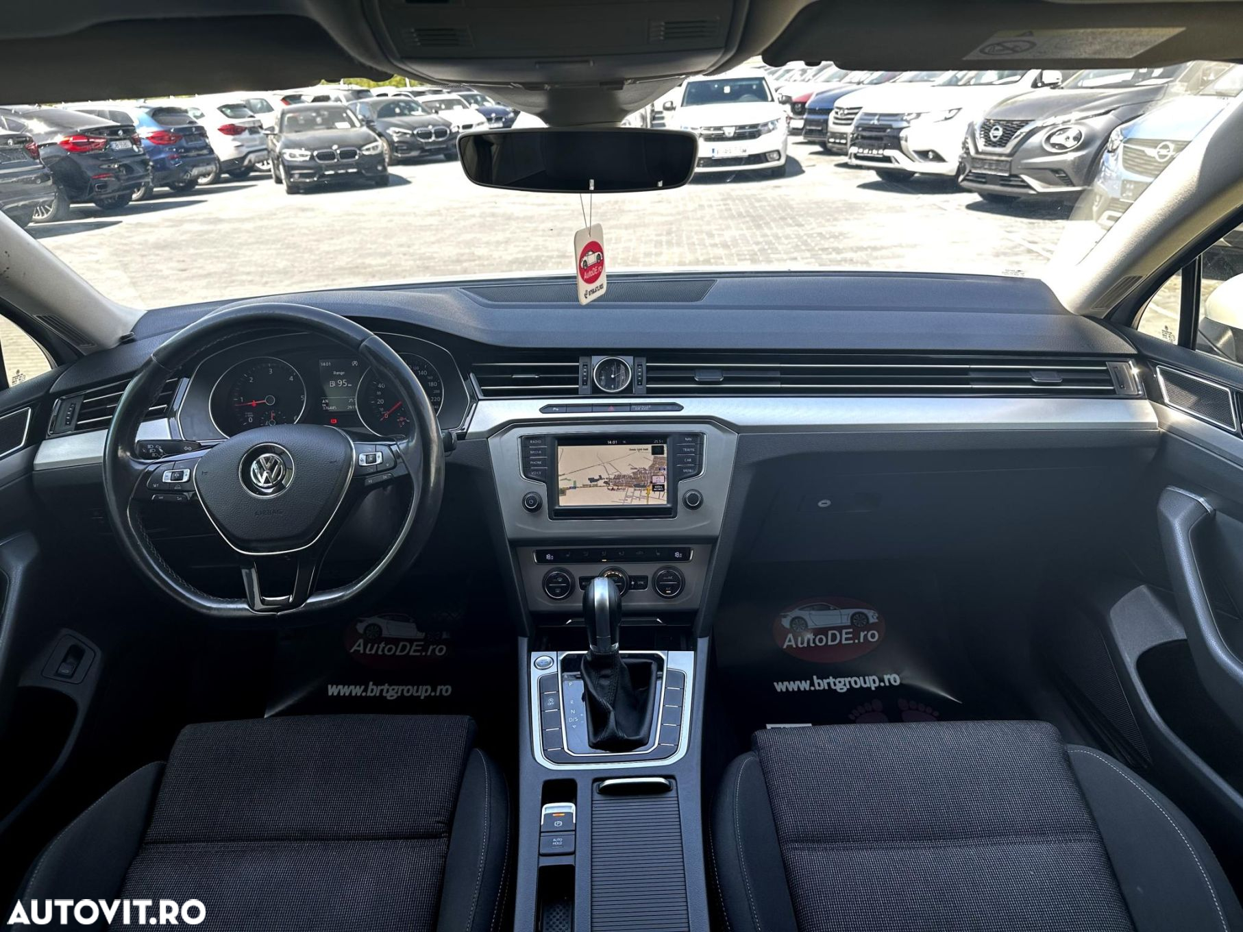 Volkswagen Passat - 8