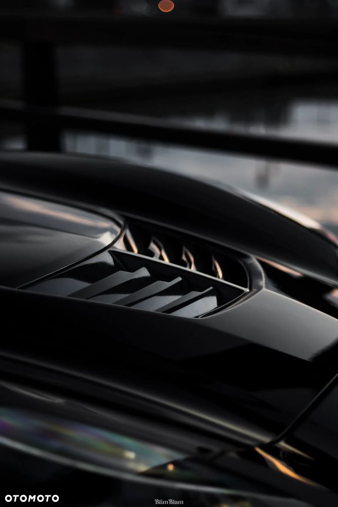 Chevrolet Corvette - 24
