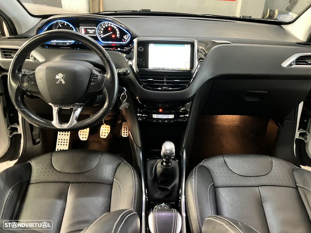 Peugeot 2008 1.6 e-HDi Allure - 36