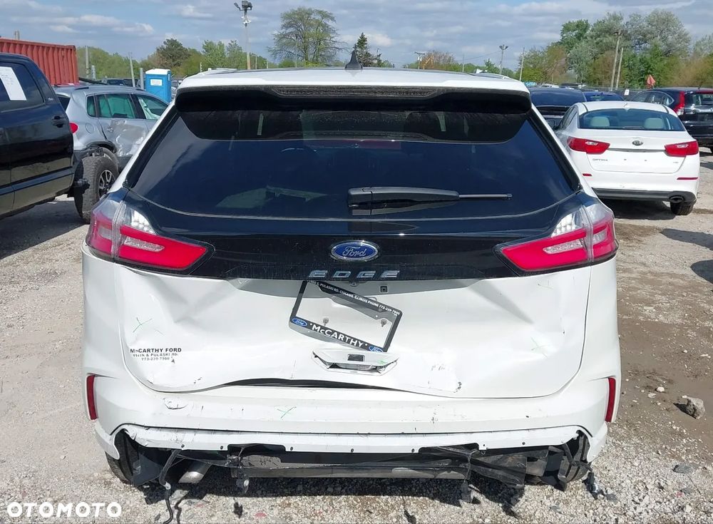 Ford Edge - 5