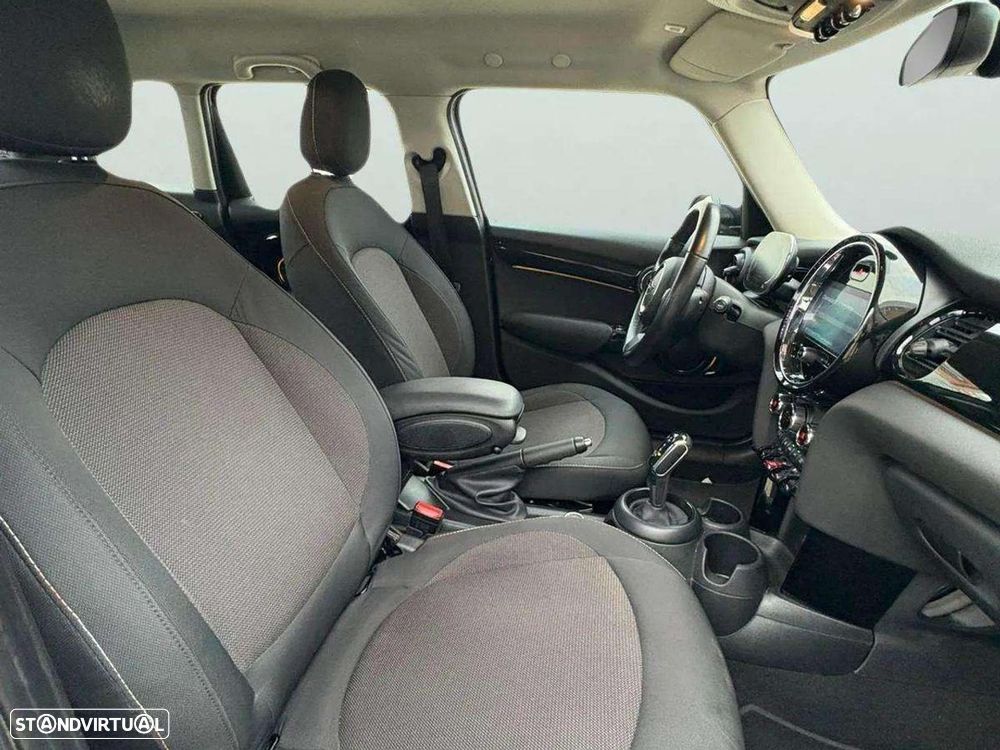 MINI 5 Portas Cooper Auto - 16