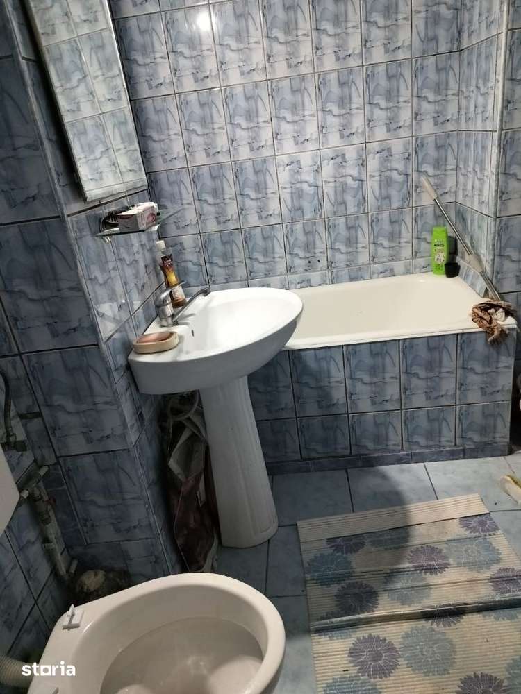 Vând apartament 4 camere Mioveni,zona Robea,etaj 1, 2 balcoane - Imagine principală: 4/8
