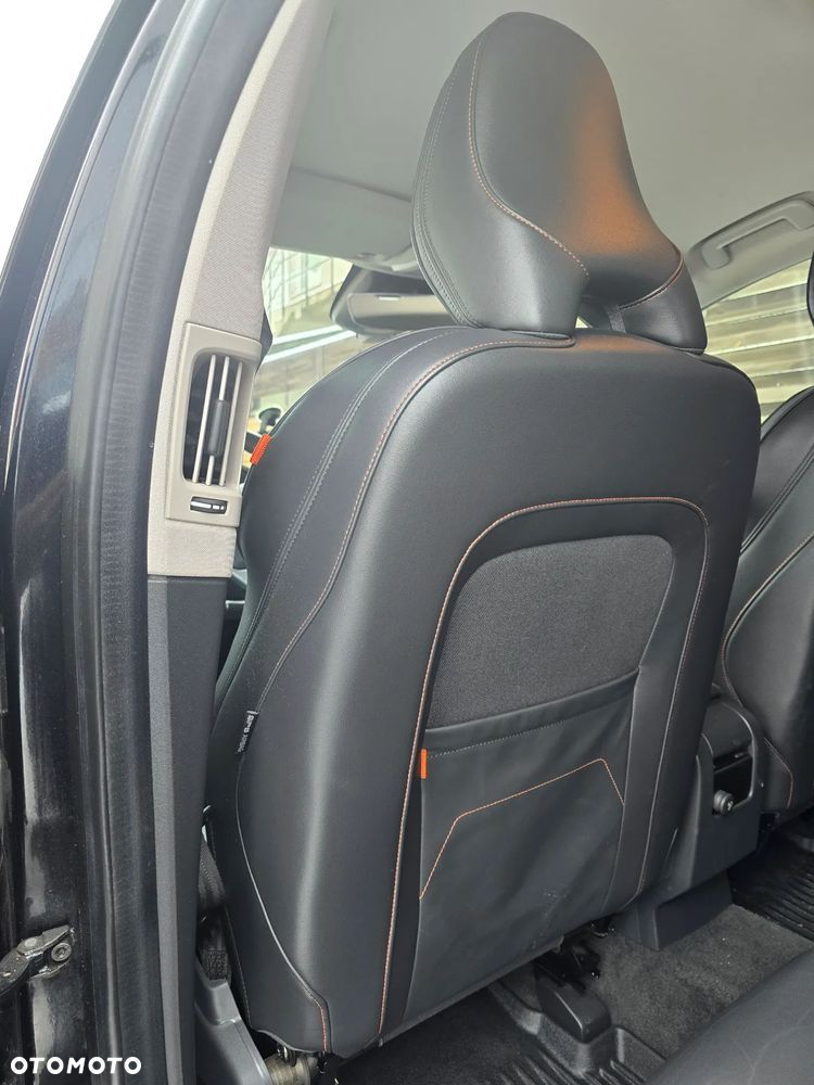 Volvo XC 60 D4 Drive-E Ocean Race - 9