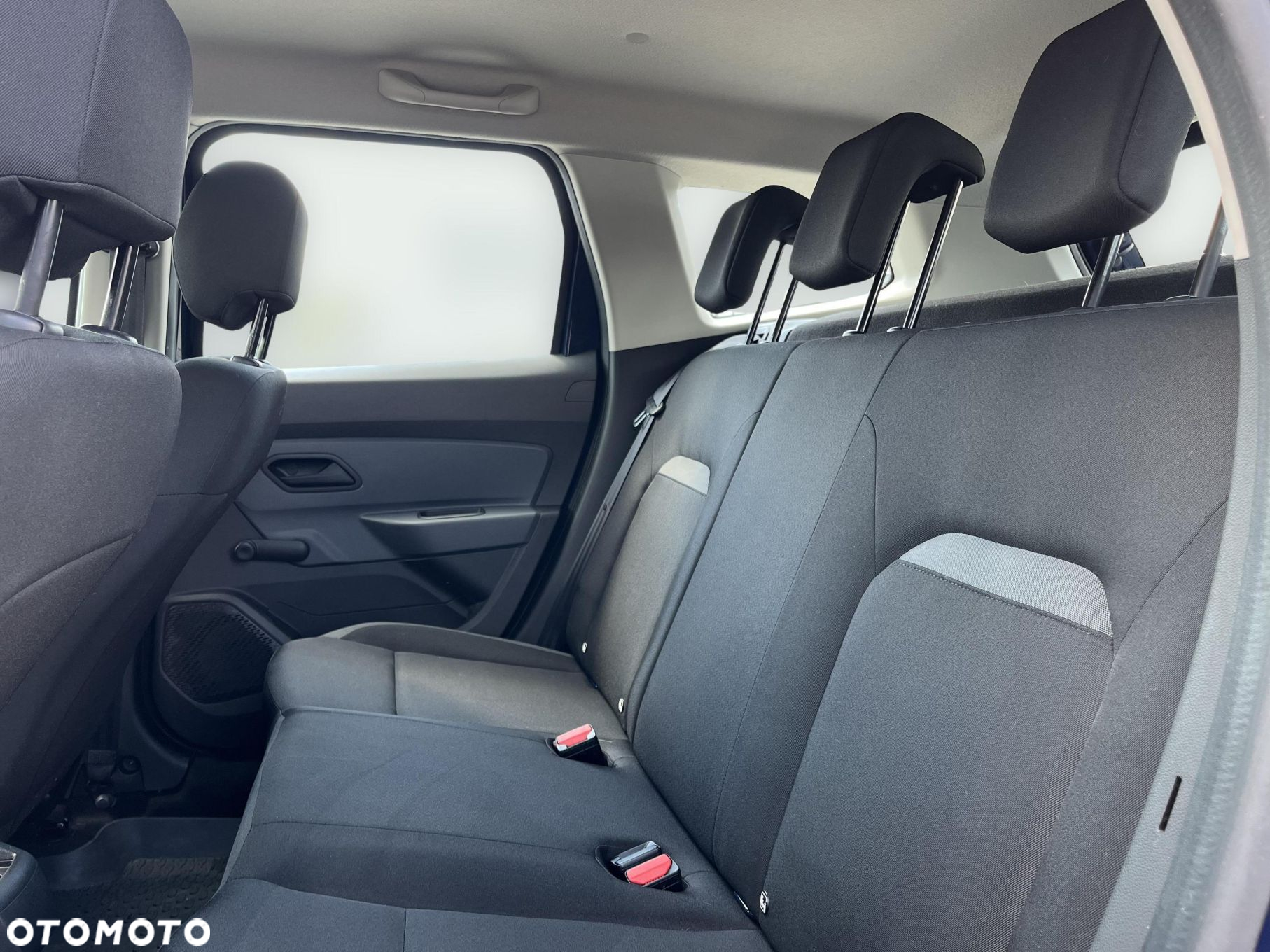 Dacia Duster 1.6 SCe Essential - 16