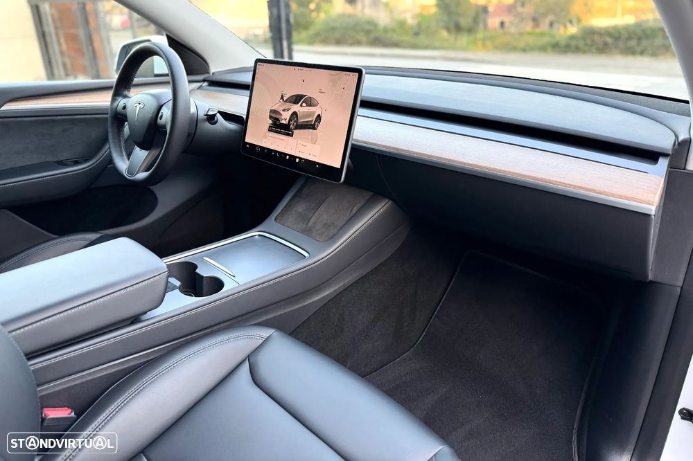 Tesla Model Y Long Range Dual Motor AWD - 21