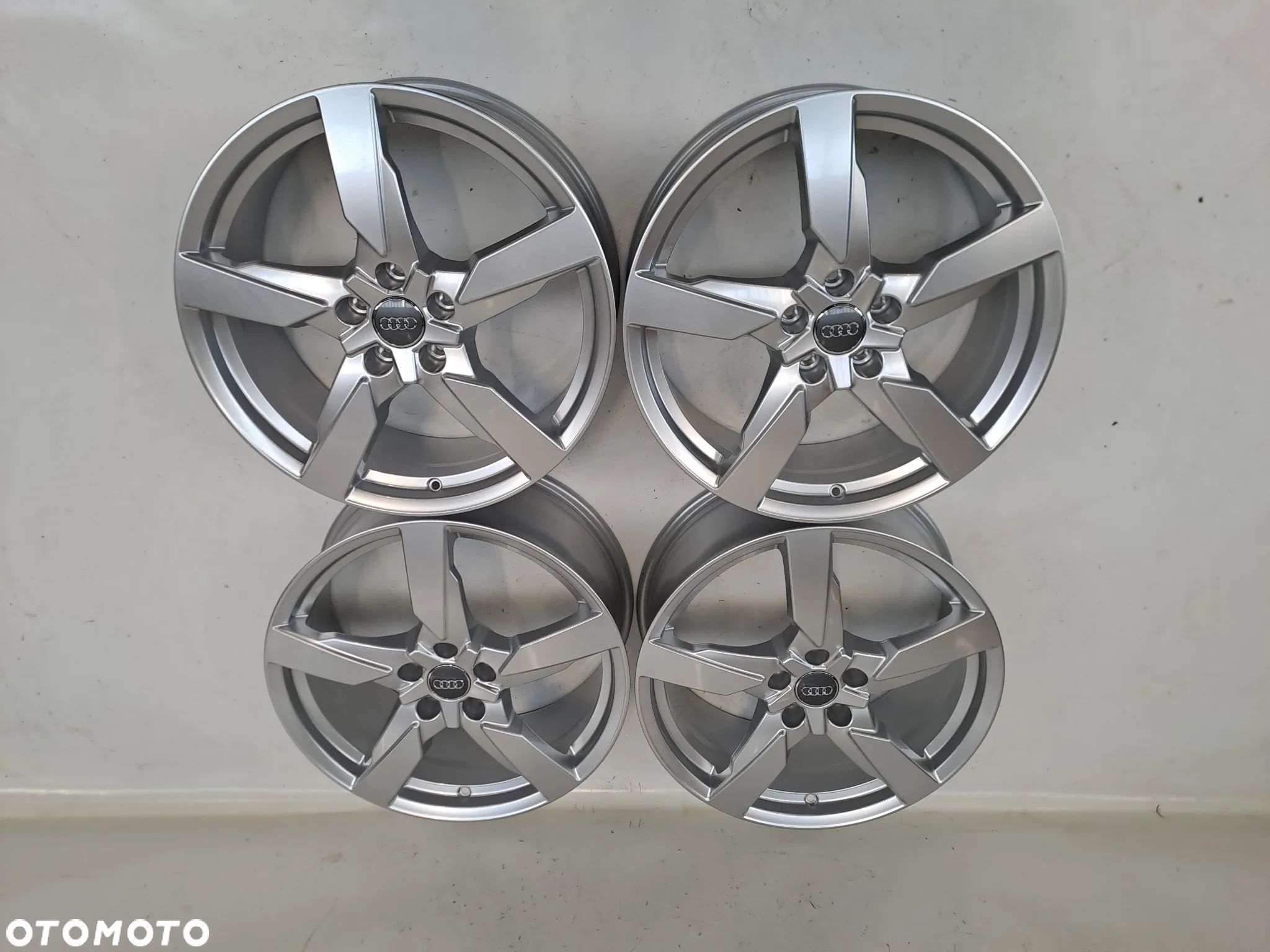 FELGI ALUMINIOWE 5x112 8Jx19 CALI ET52 8S0601025AG AUDI TT A3 A4 A5 A6 DEMO Komplet - 1