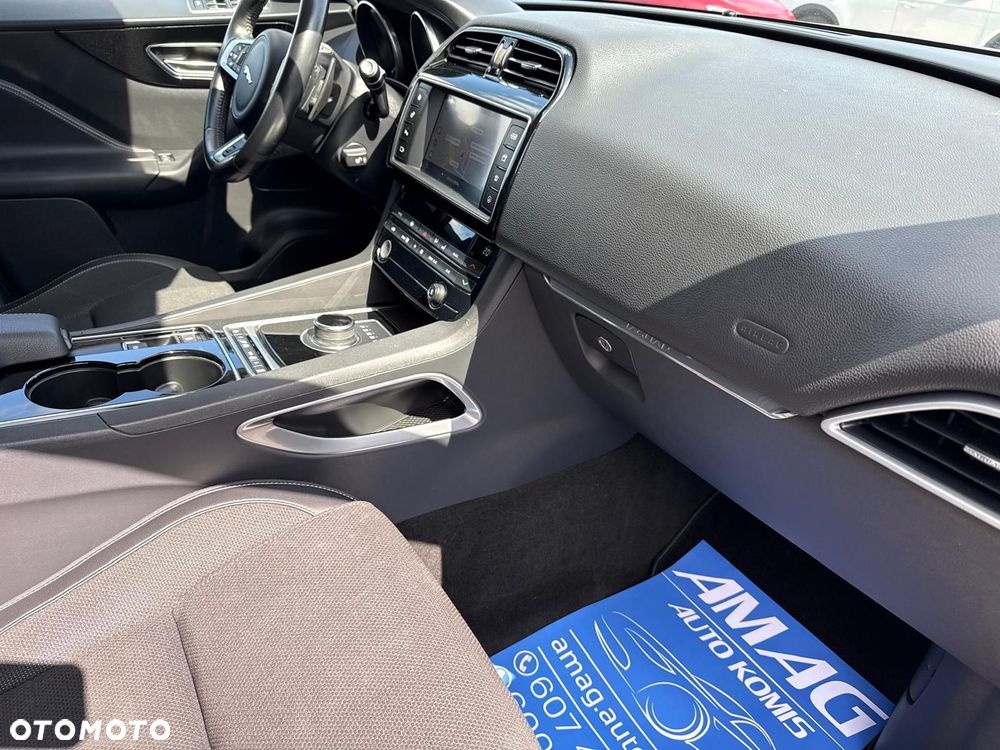 Jaguar F-Pace 20d AWD R-Sport - 17
