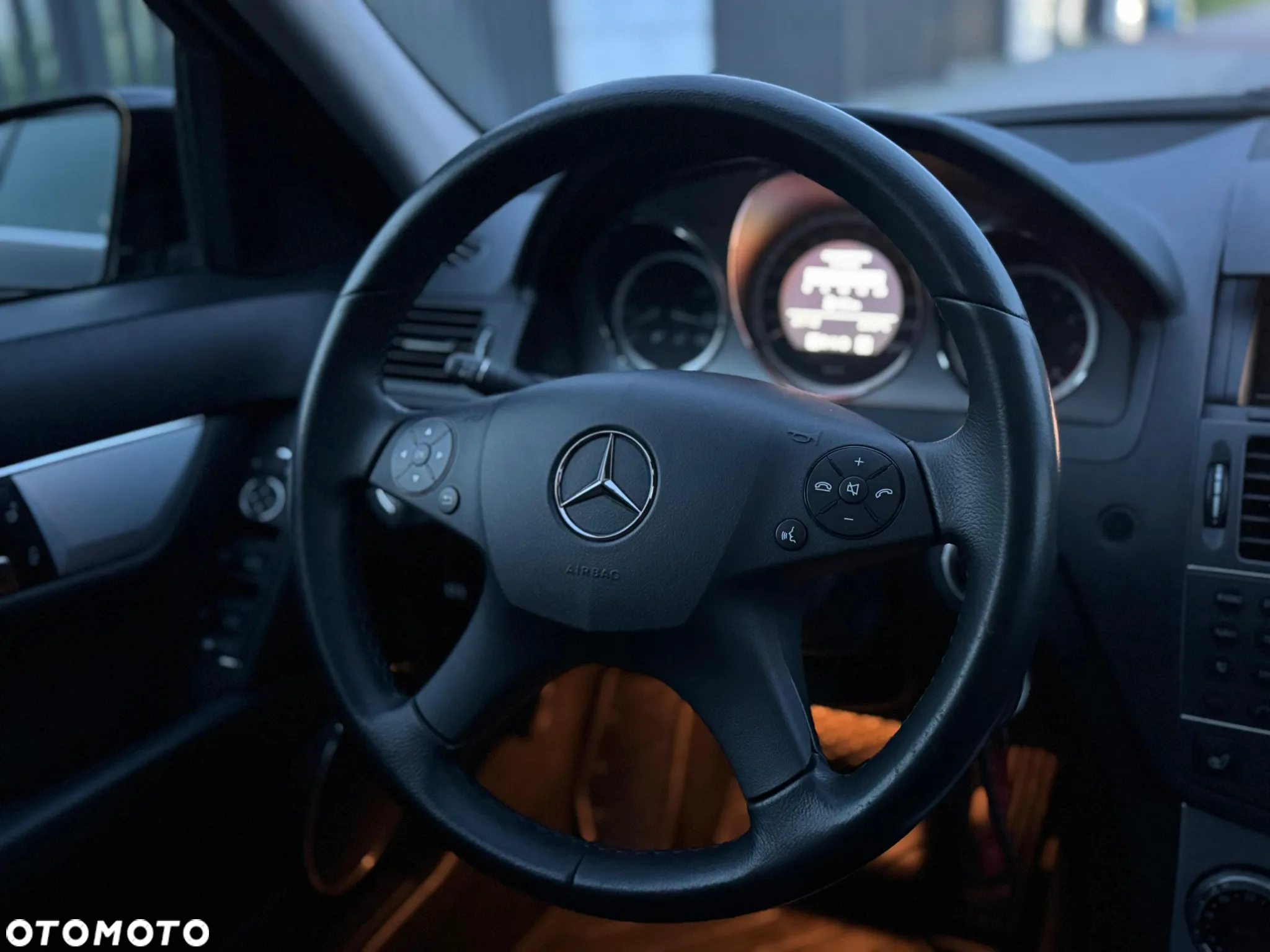 Mercedes-Benz Klasa C 200 T (BlueEFFICIENCY) 7G-TRONIC Avantgarde - 17