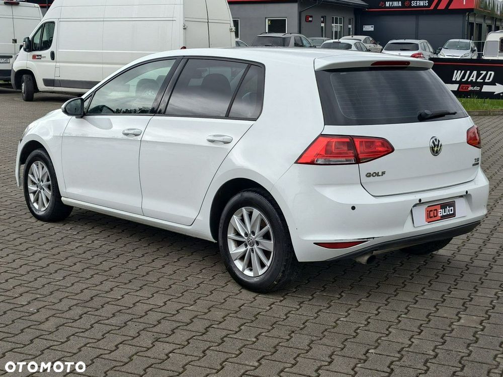 Volkswagen Golf - 5