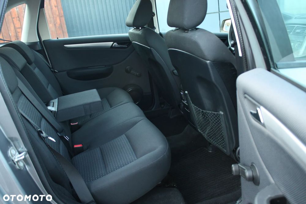 Mercedes-Benz Klasa B 180 - 27