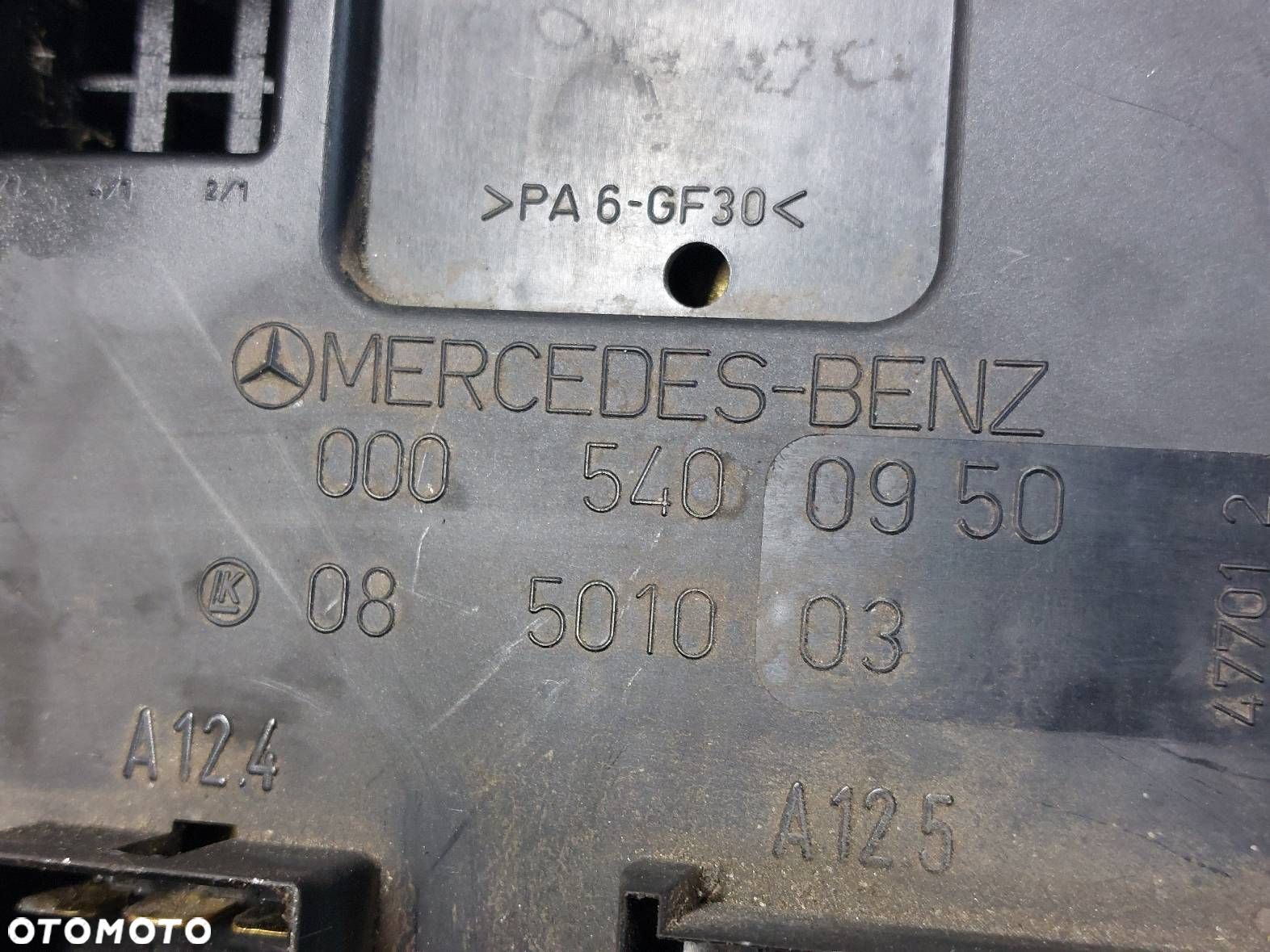 SKRZYNKA BEZPIECZNIKÓW PRZEKAŹNIKÓW VW LT 46 2.8 TDI 0005400950 - 4