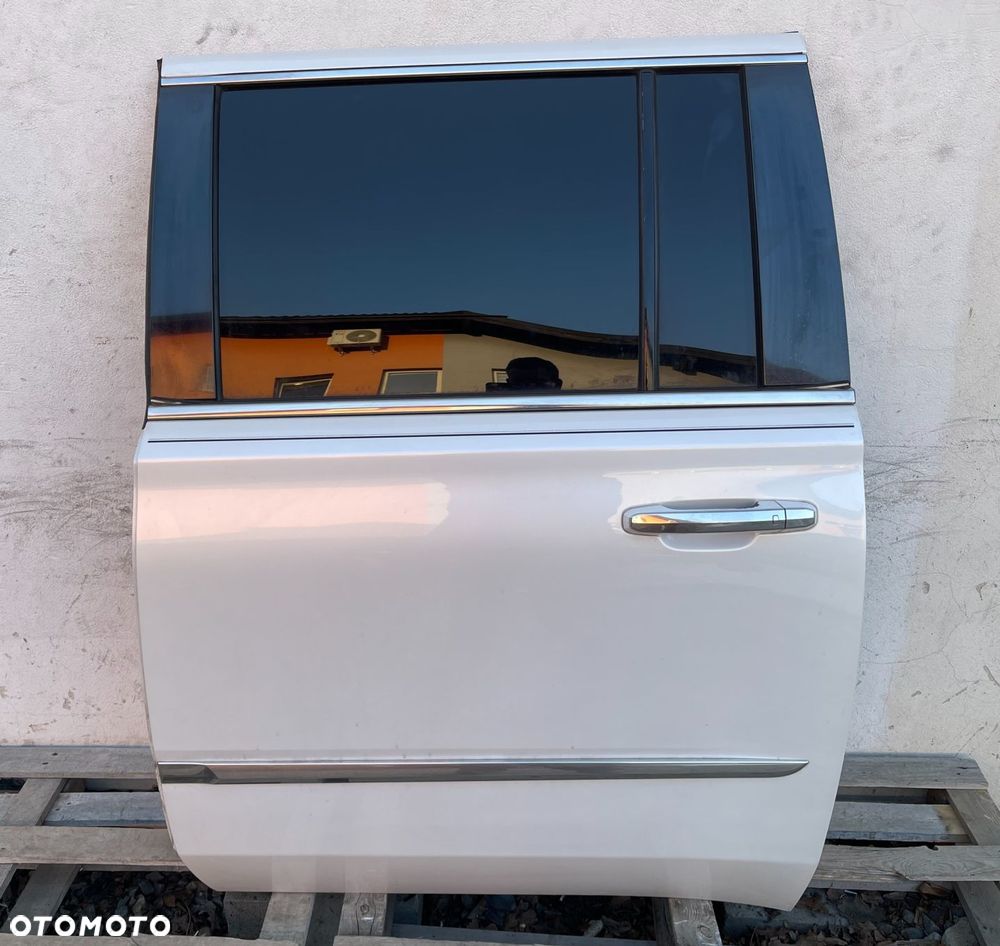 O3 CADILLAC ESCALADE IV 2014 - ESV LWB DRZWI TYLNE LEWE TYŁ SZYBA 23378567 - 1