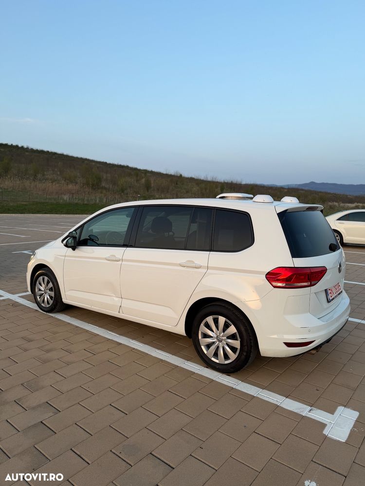 Volkswagen Touran 2.0 TDI DSG Comfortline - 4
