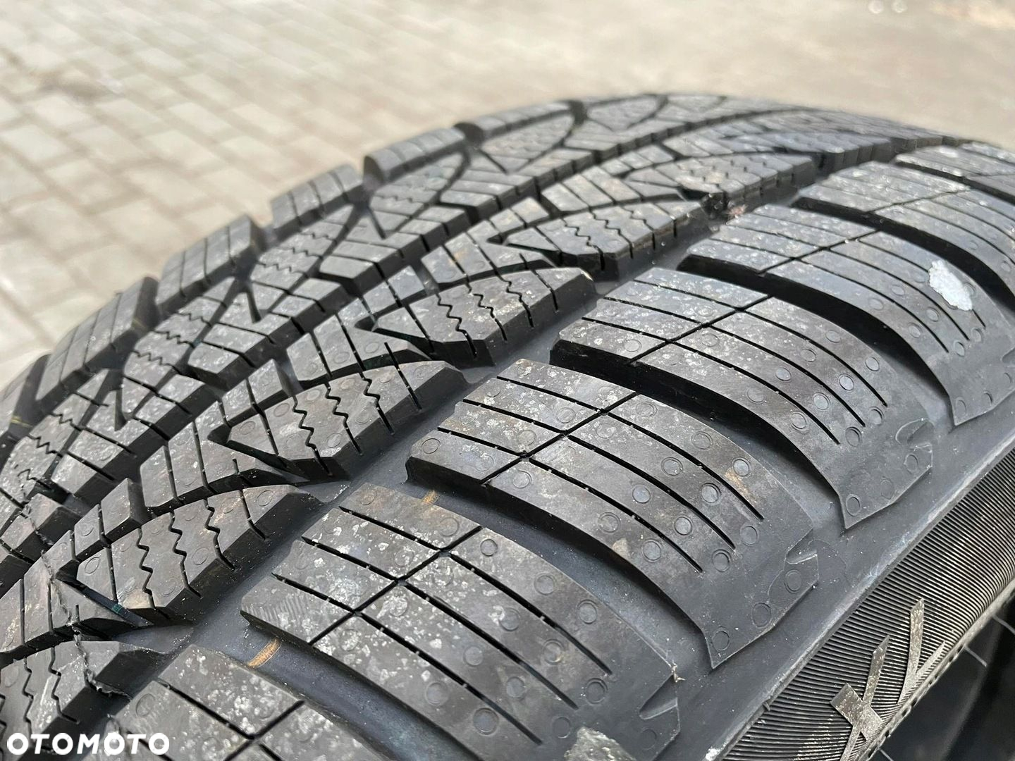 RENAULT KOŁA FELGI ALUFELGI R17 4x100 - 12