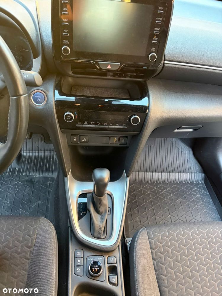 Toyota Yaris Cross Hybrid 1.5 Comfort 4x4 - 11