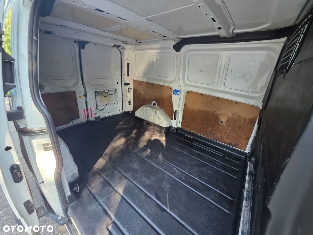 Ford TRANSIT CUSTOM - 24