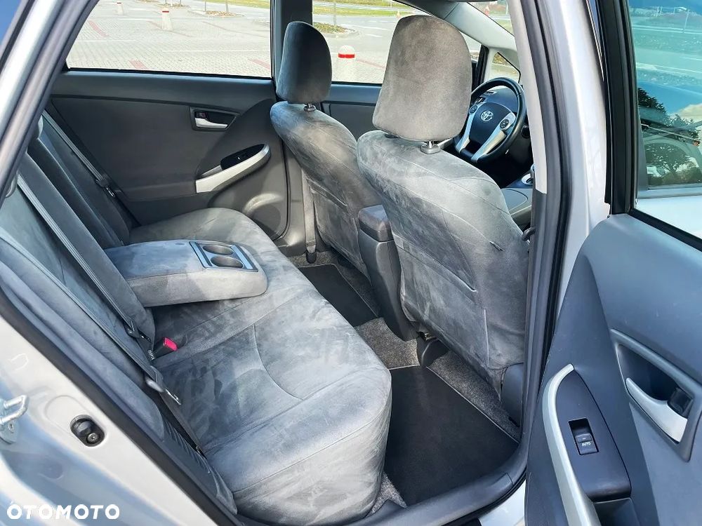 Toyota Prius 1.8 HSD Life - 19
