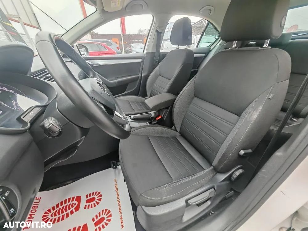 Skoda Octavia 1.6 TDI DSG Ambition - 10