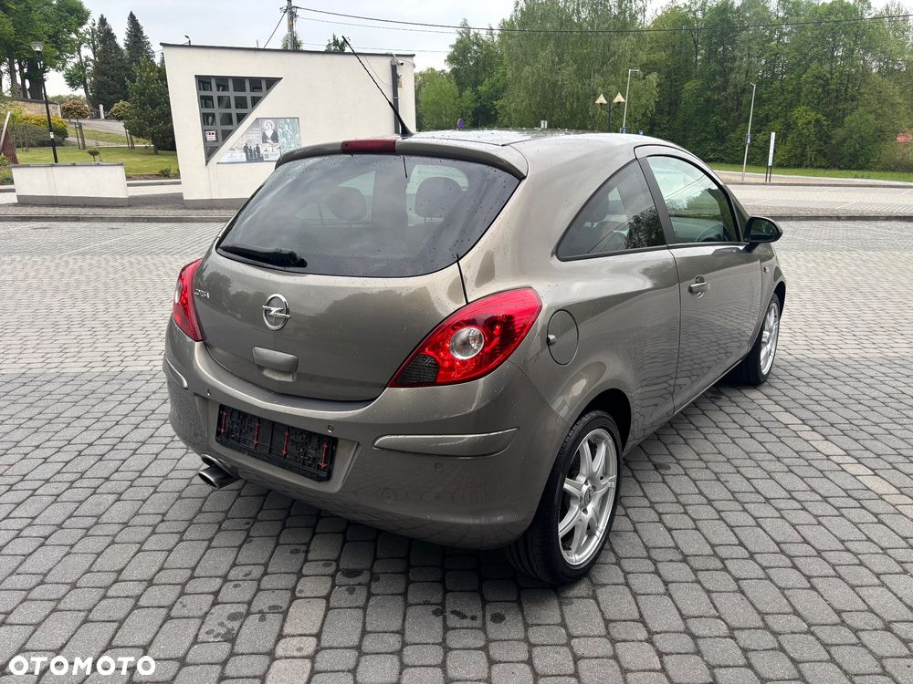 Opel Corsa 1.4 16V Satellite - 10