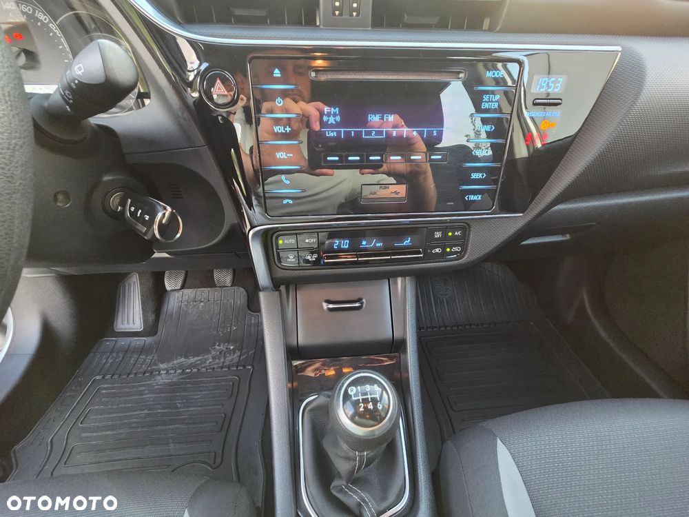 Toyota Auris - 12