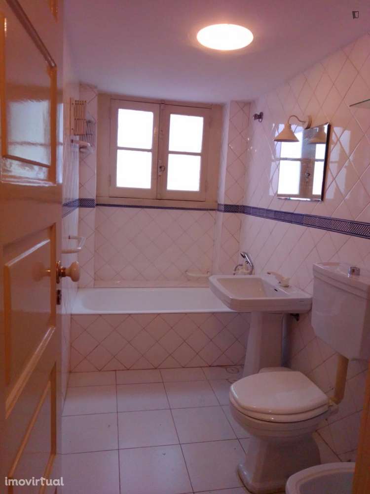 Quarto - localizado em Roma-Areeiro Lisbon - Grande imagem: 3/12