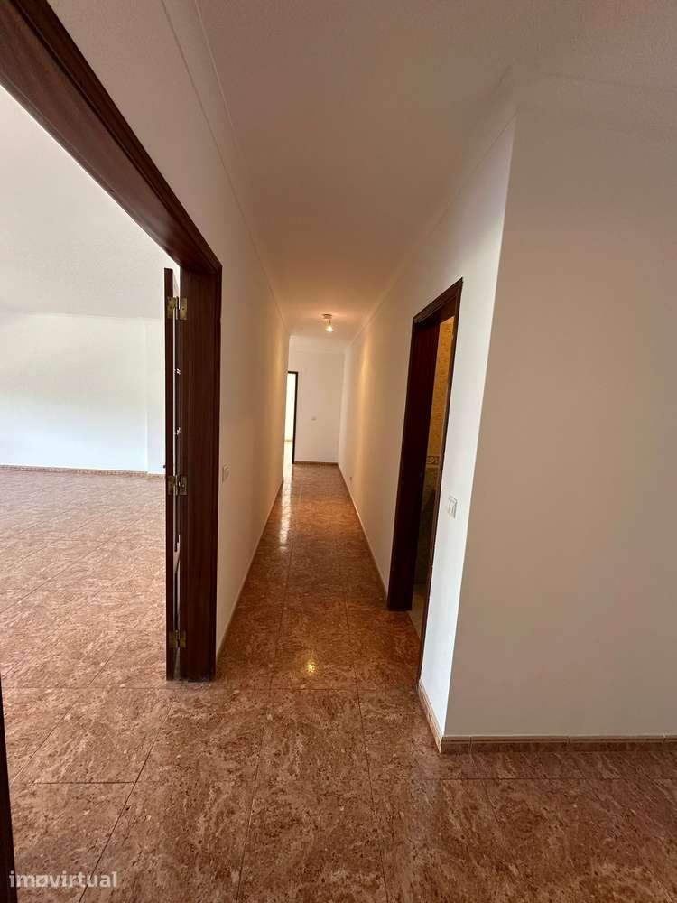 Apartamento T3 com Parqueamento Centro de Benavente - Grande imagem: 5/23