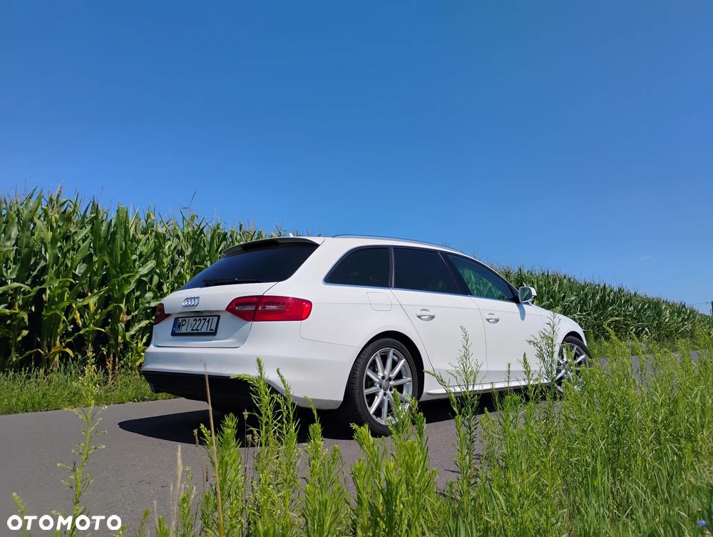 Audi A4 Avant 2.0 TDI DPF clean diesel multitronic S line Sportpaket - 6