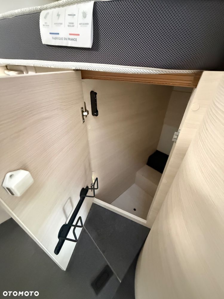 Ford CHAUSSON 627 GA TITANIUM PREMIUM - 22