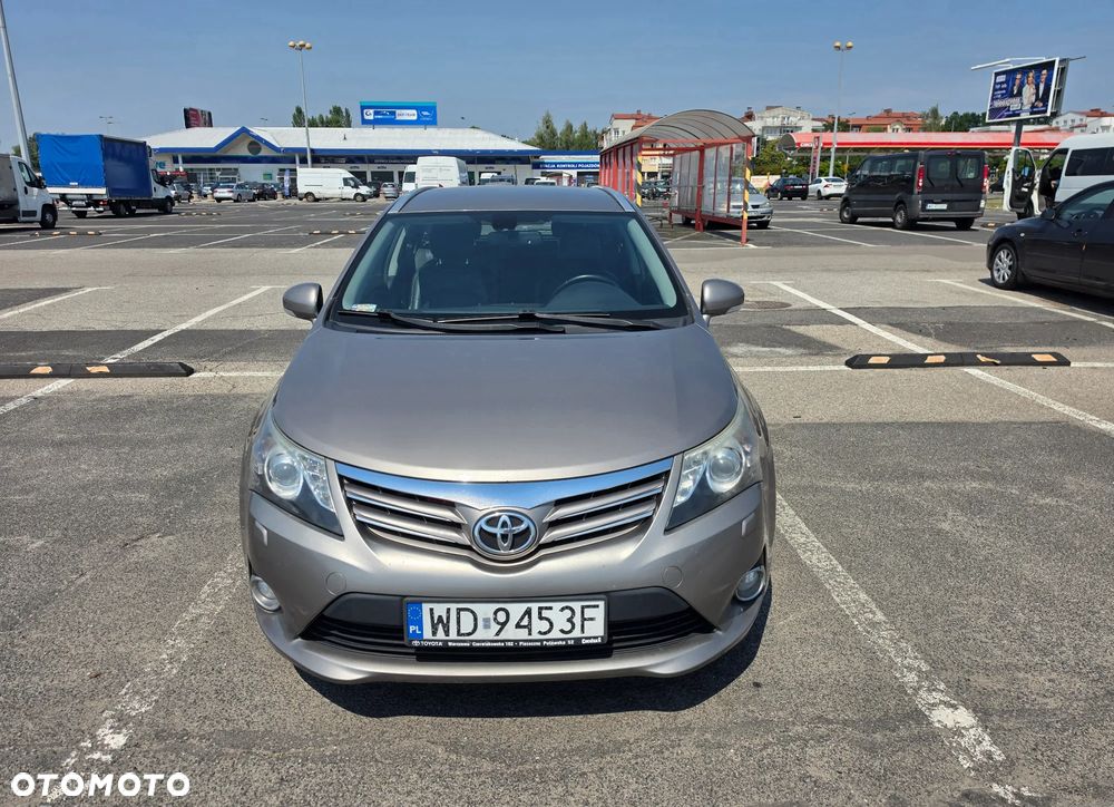 Toyota Avensis 2.0 D-4D Premium - 2
