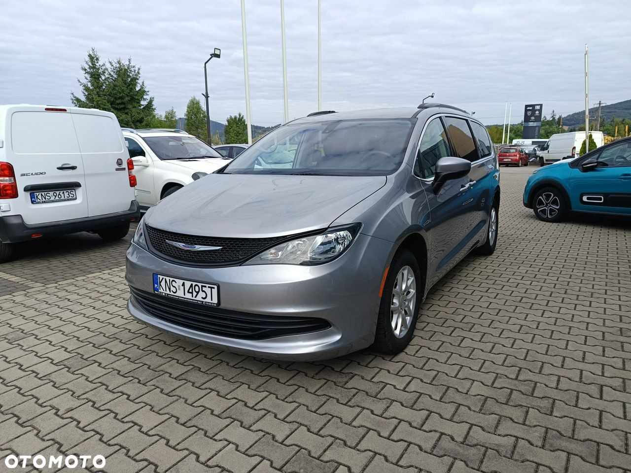 Chrysler Pacifica - 2