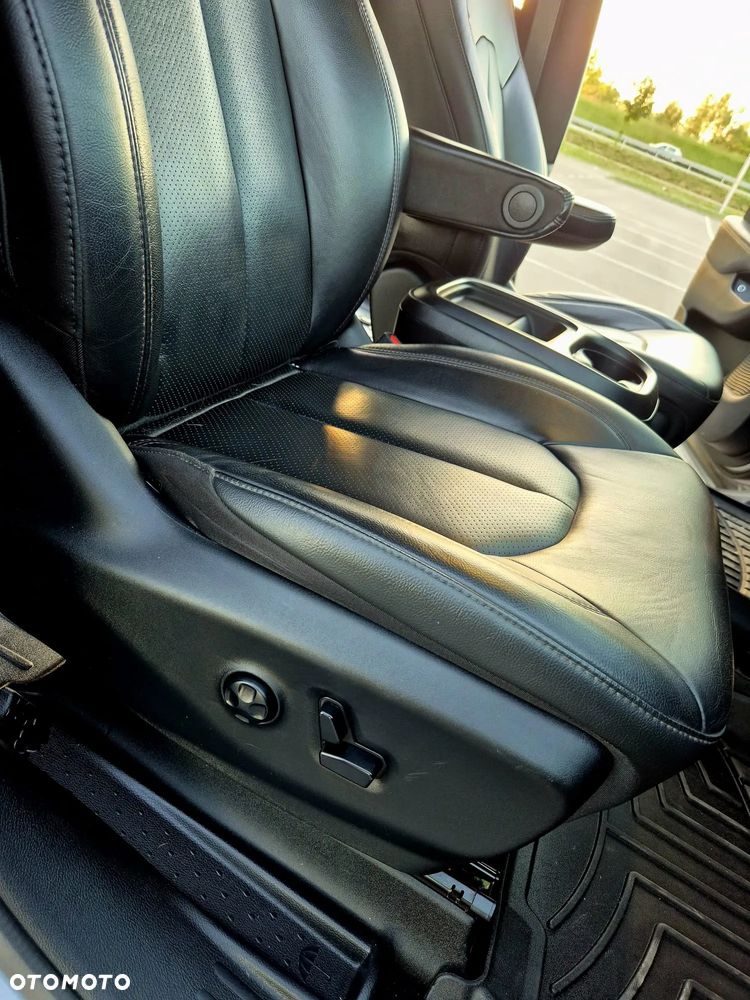 Chrysler Pacifica - 7