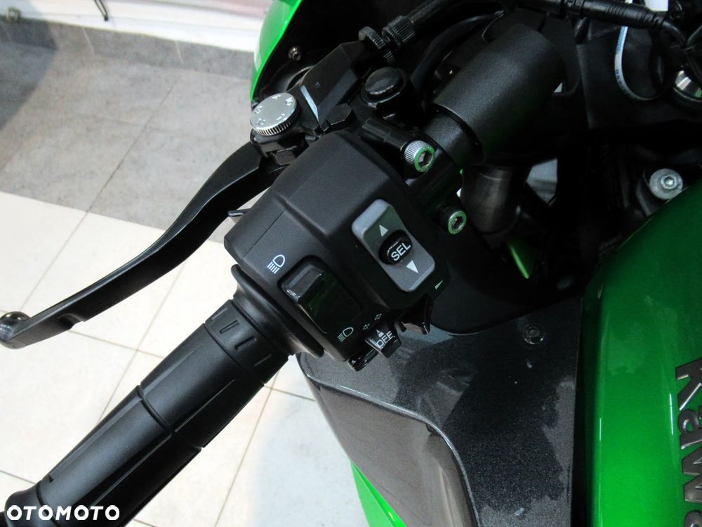 Kawasaki Ninja 1000 SX - 19