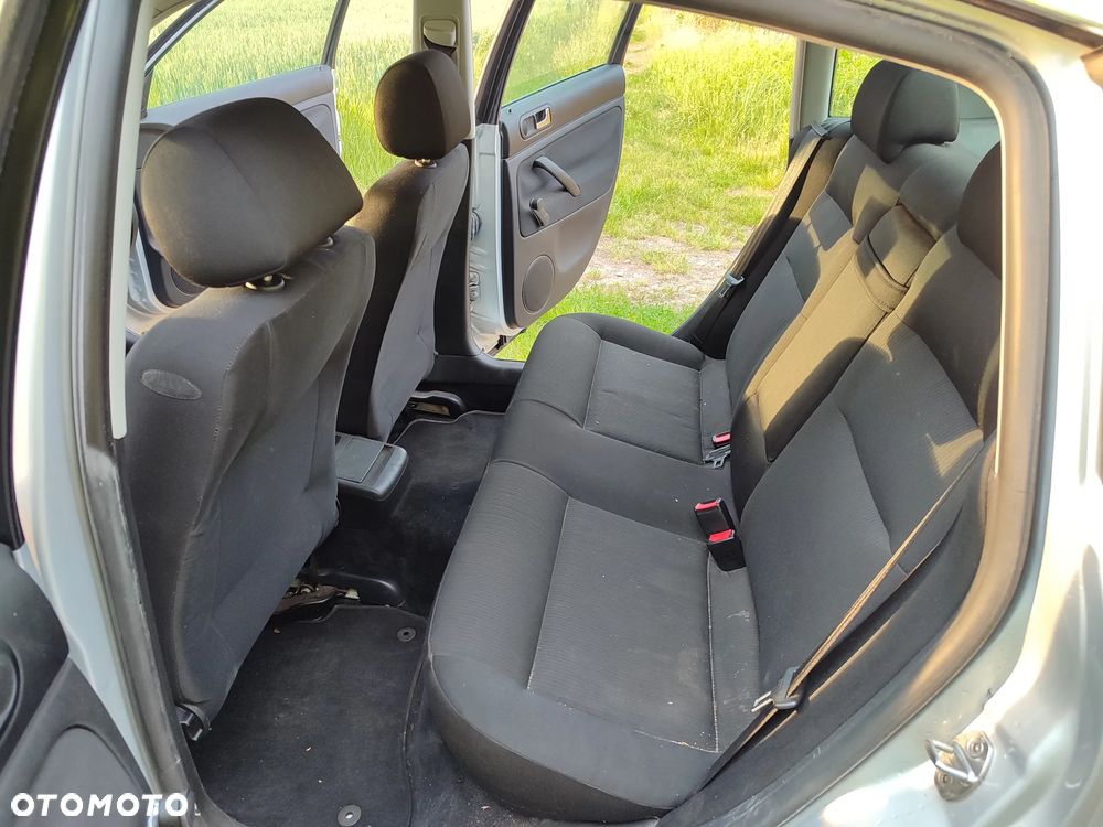 Volkswagen Passat 1.6 - 25