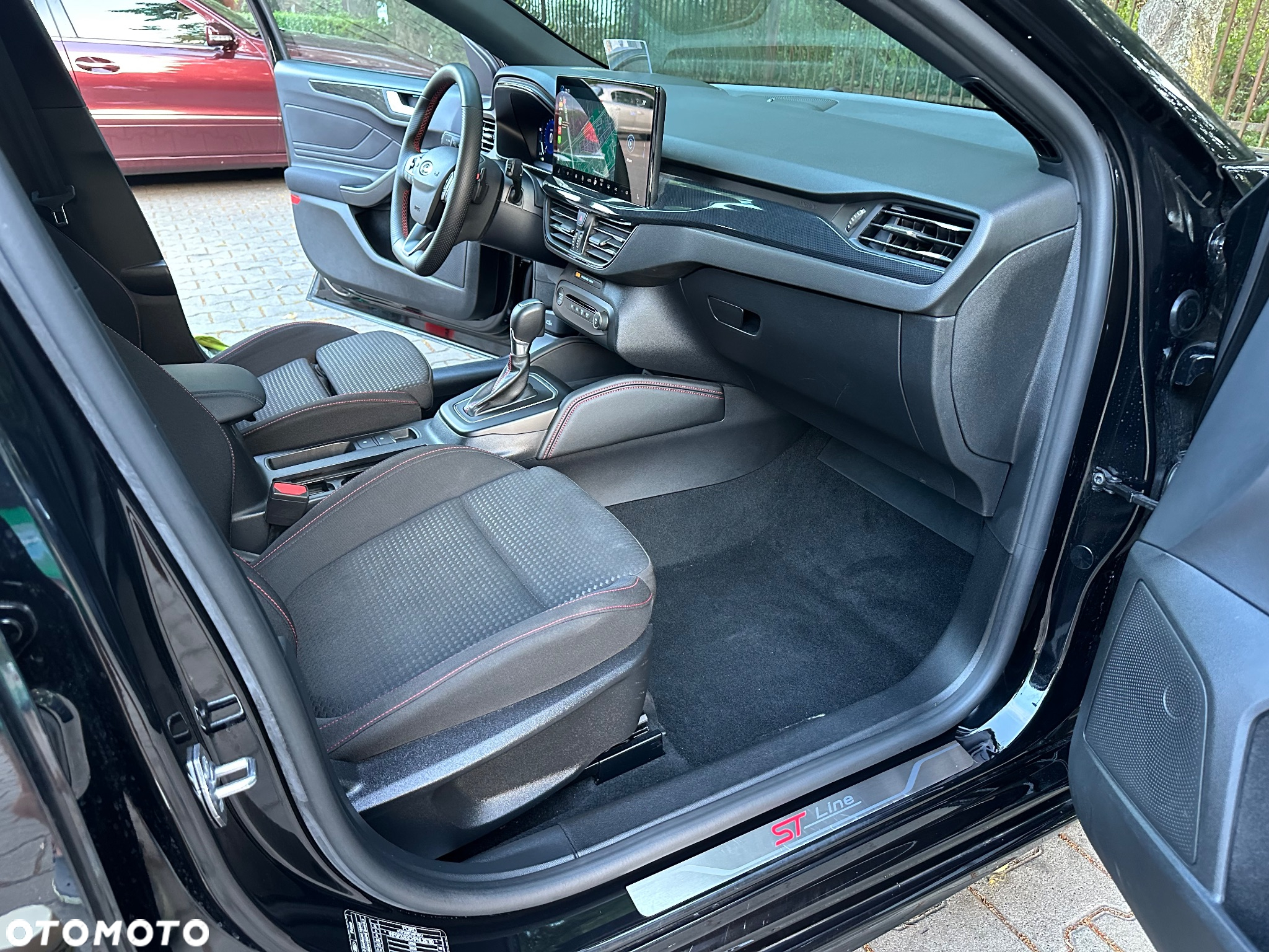Ford Focus Turnier 1.0 EcoBoost Hybrid ST-LINE X - 34