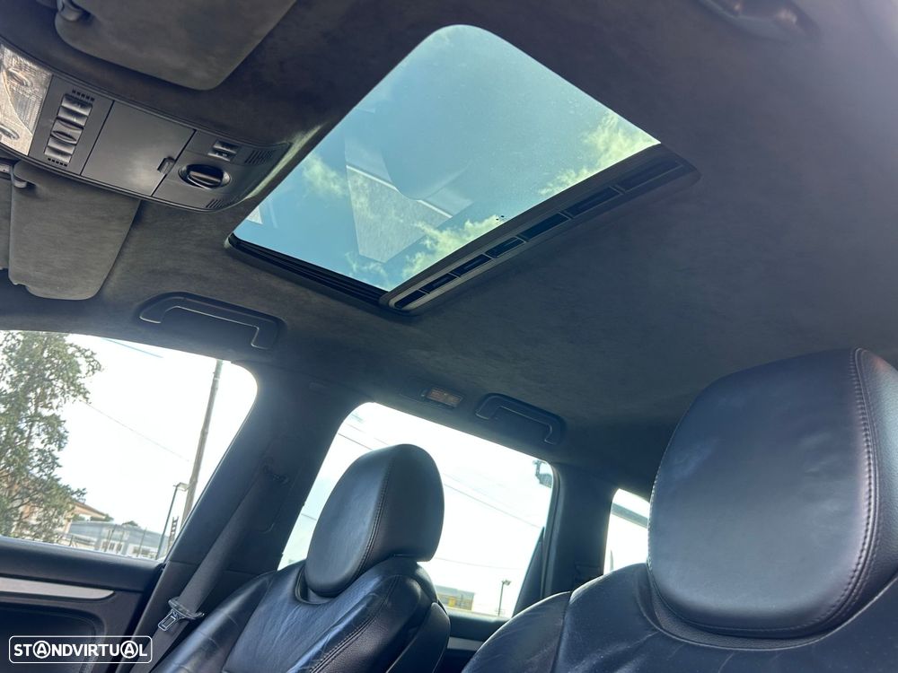 Porsche Cayenne Turbo - 32