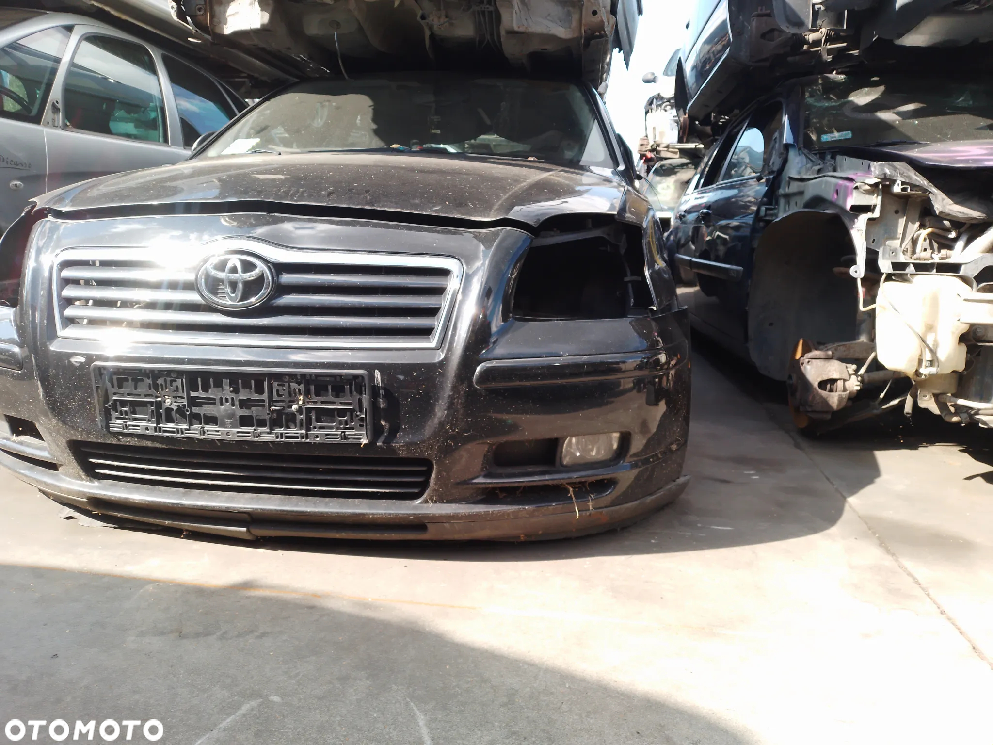 TOYOTA AVENSIS T25 2.0 VVT-i  03-06  209  ZDERZAK PRZÓD PRZEDNI - 2